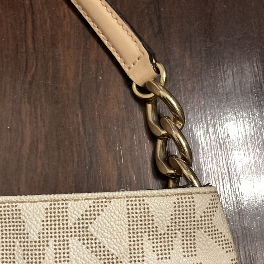 Michael Kors Handbag - Picture 8 of 9